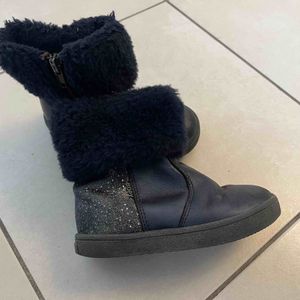 Chaussures enfants T23