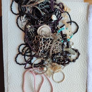 Lot bijoux emmêlés 