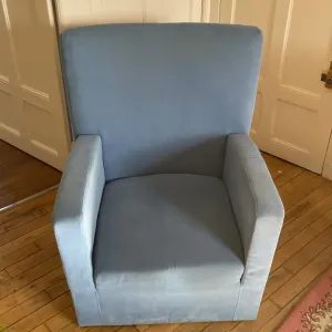 fauteui velours bleu