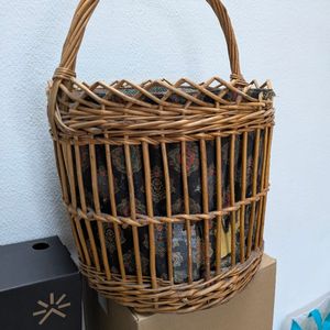Panier en osier usé