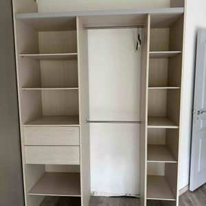 Dressing avec porte coulissante 