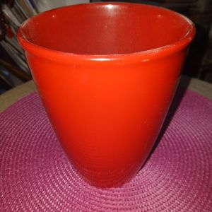 Cache pot rouge