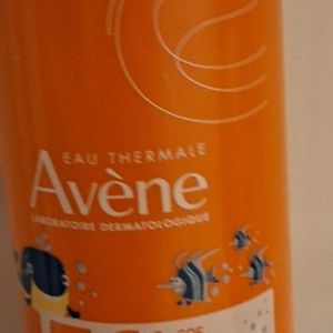 Reste de crème solaire avene