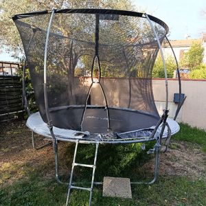 Trampoline alice's garden