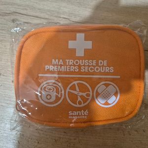 NEUVE Trousse de secours 