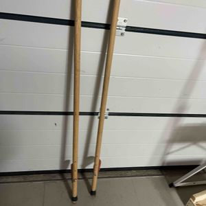 Une paire d’Echasse (enfant)