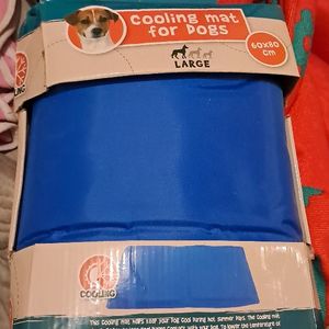 Tapis rafraichissant pour chiens Tout neuf