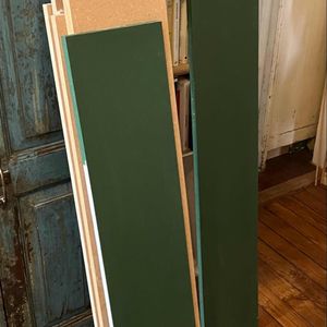 Étagères en aggloméré . 