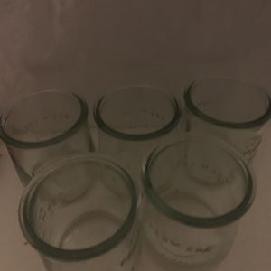 5 verres à yaourt