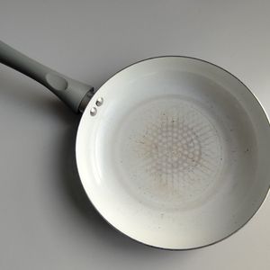 Poêle taille moyenne 