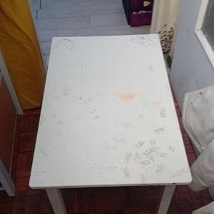 Bureau enfant a repeindre