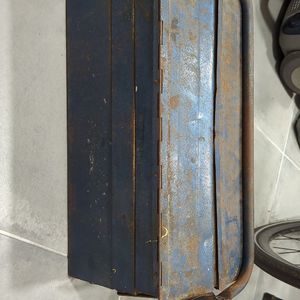 Boîte à outils métallique pliante 