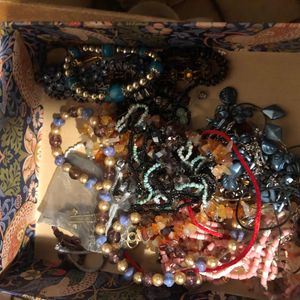 Donne lots de bijoux fantaisie 