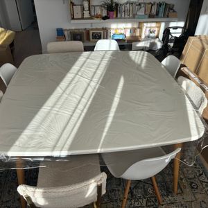 Table 8 personnes et chaises