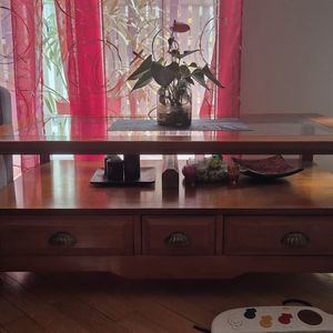 Table basse bois massif avec vitre 