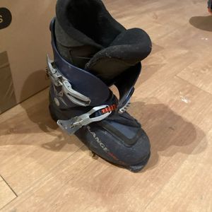 Lot chaussures ski 37 et 2 tapis yoga, crêpière