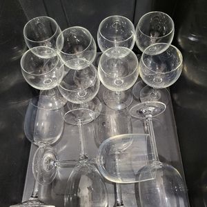 13 verres à pieds à vin