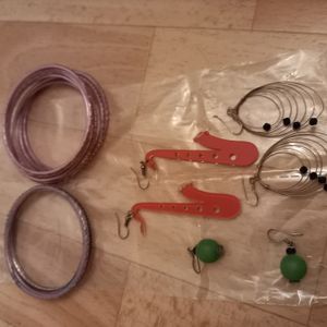 lot de petits bijoux fantaisie