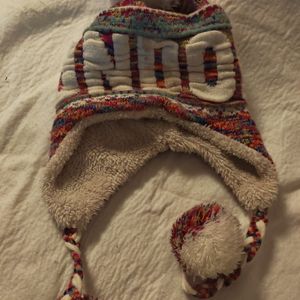 Bonnet "London" pompons