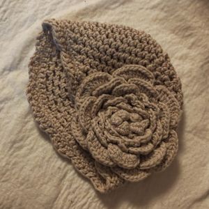 Bonnet leger crochet femme très joli, beige 