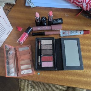 Maquillage peu utilisé 