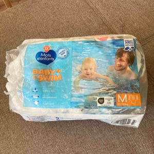 Couches bébé pour piscine 