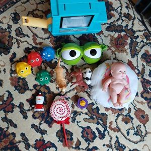 Lot de jouets bébé 
