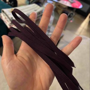 2 lacets violet foncés