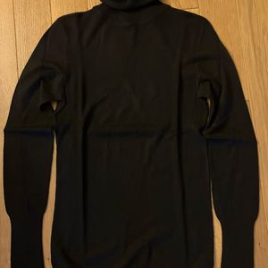 Pull Zara noir col roulé taille M