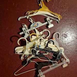 Petits cintres enfant