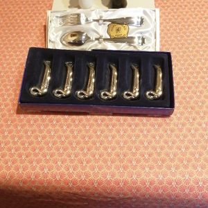 Couverts, porte-couteaux