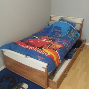 Lit 140×190 avec tiroir