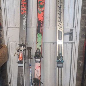 Skis et bâtons 