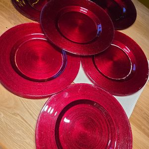 Assiettes rouges
