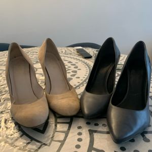 Deux paires de chaussures noires et beige 