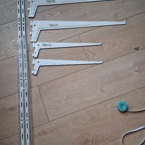 Éléments pour étagère murale