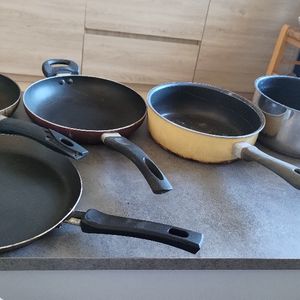 Lot casseroles et poêles 