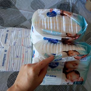 Lot de couches bébé taille 1