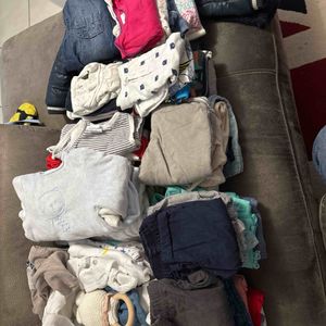 Vêtements de 1 mois à 1 an