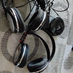 Deux Casques pour tv