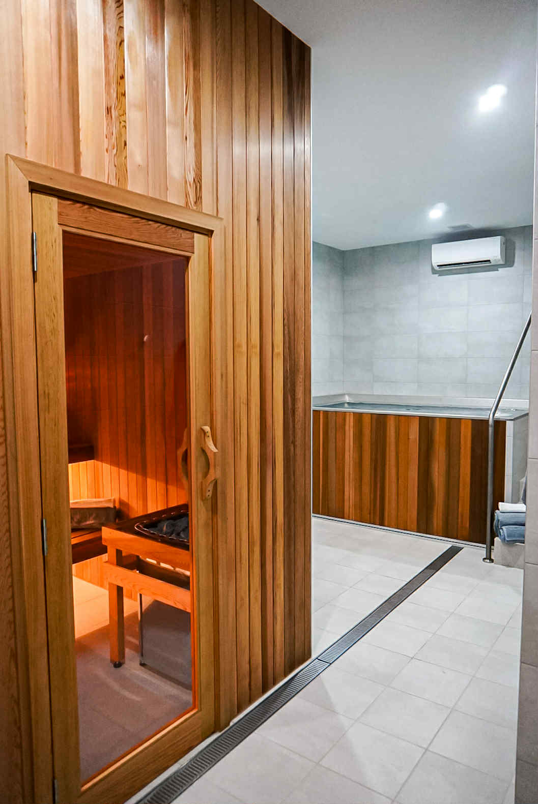 RVS plunge pool - lifestyle 3
