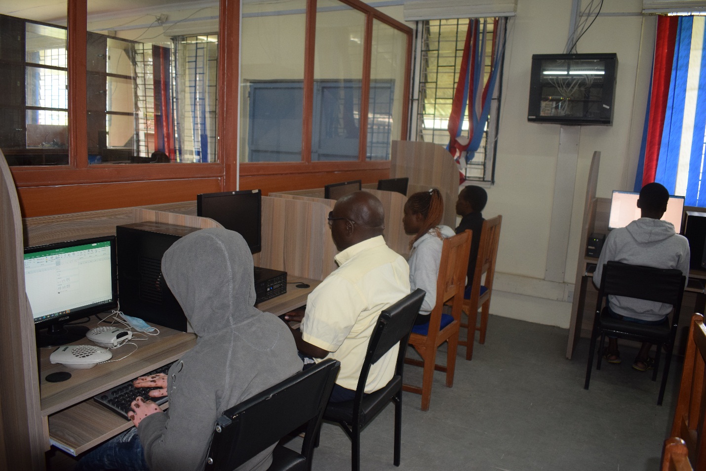 Cyber Café for the Blind