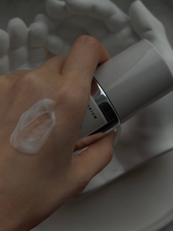 Naturium serum bottle