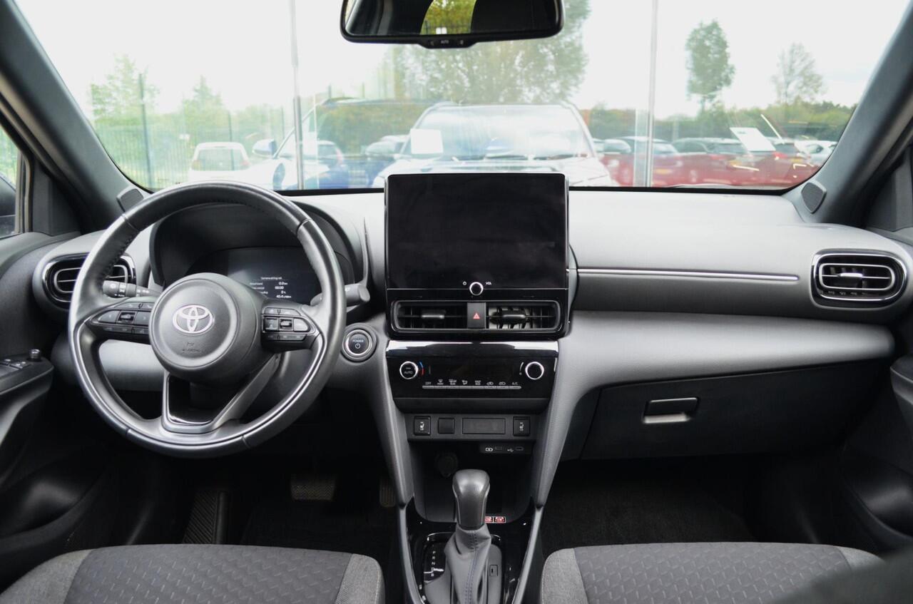 Toyota YARIS Cross 1.5 Hybrid Facelift Dynamic | Camera | Stuur/stoel verwarming | Voorruit verwarming