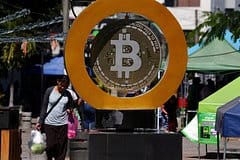 Биткоин рекордно подорожал после падения - новости