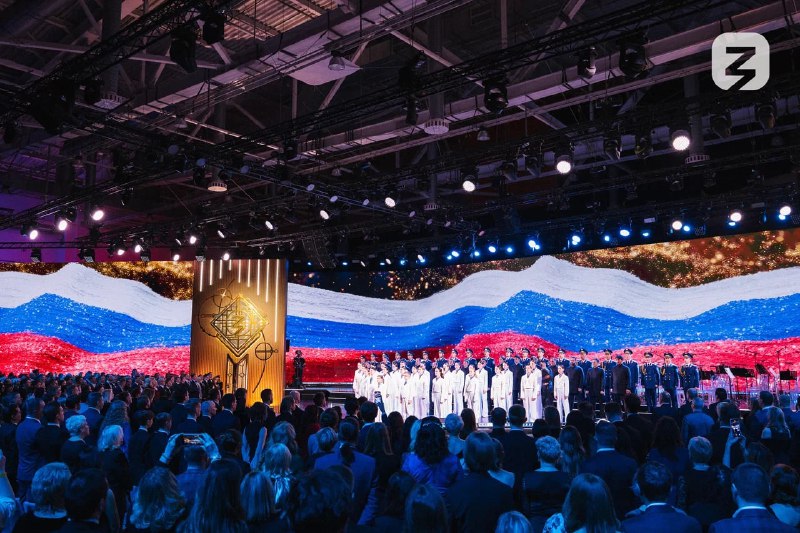 Интеллект — новый черный: 136 тысяч россиян выбрали главных мудрецов страны