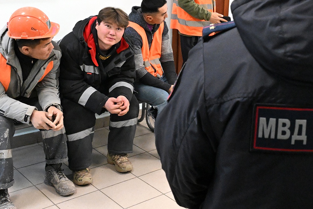 18 мне уже, поцелуй меня… на прощанье? Новые правила взросления для детей мигрантов