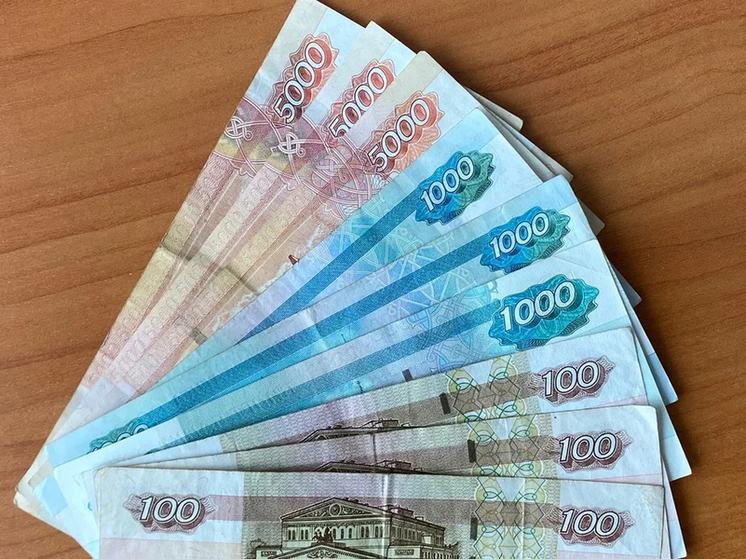 Изображение, символизирующее получение денег от государства, например, рука, держащая купюры, или стилизованный символ материнского капитала.