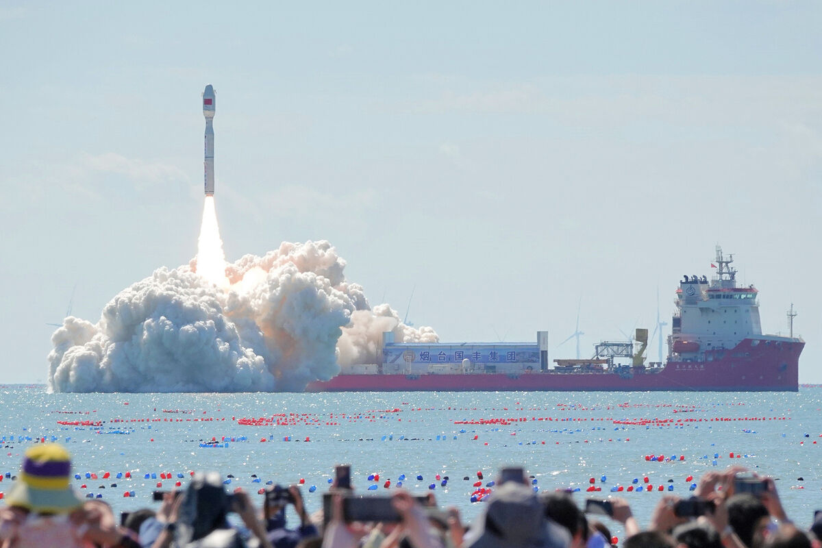 Космический фэн-шуй: как Китай засевает орбиту умными спутниками из Желтого моря