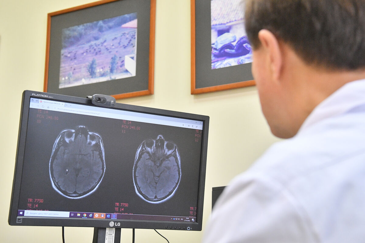 Изображение, символизирующее синдром Туретта, с акцентом на творческий потенциал и оригинальность мышления.